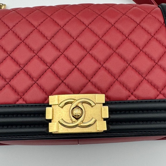 Chanel 23-Series Black Trim & Red Lambskin Flap Bag with Chain Trim – Gold Hard - Picture 4 of 9